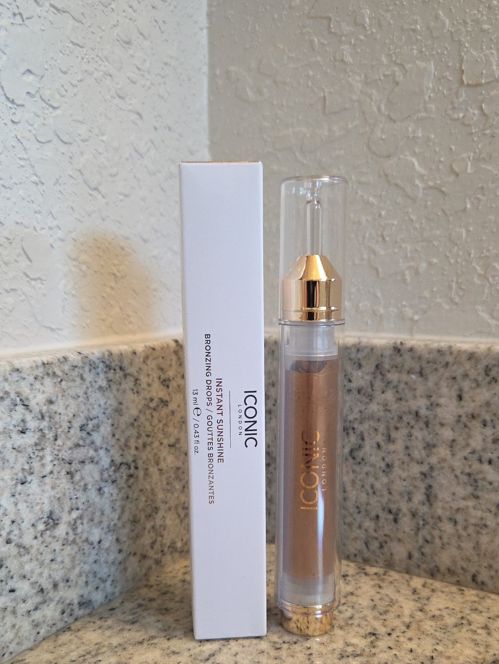 Iconic London Instant Sunshine Bronzing Drops in: Universal
